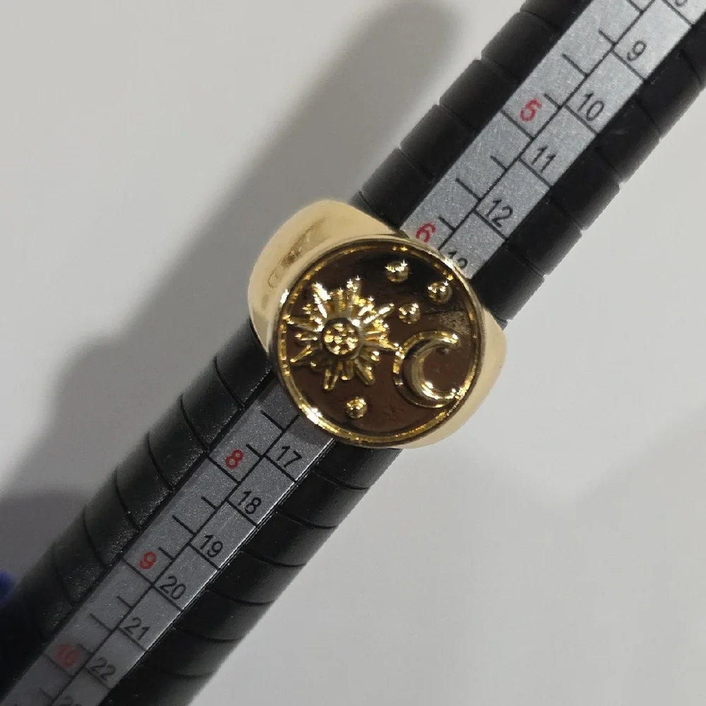 Celestial Sun & Moon Gold Signet Ring – Mystic Astrology Statement Jewelry - 6.5